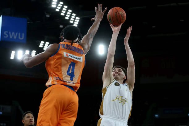 于依赖精准 于依赖精准