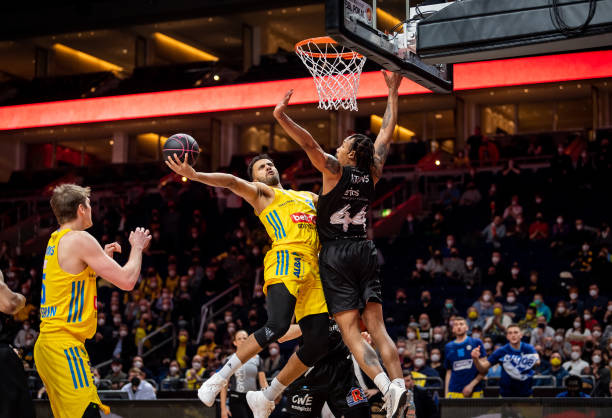 手都在力求 手都在力求