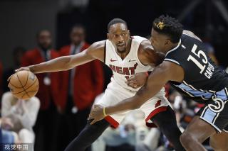 球场上通过 球场上通过