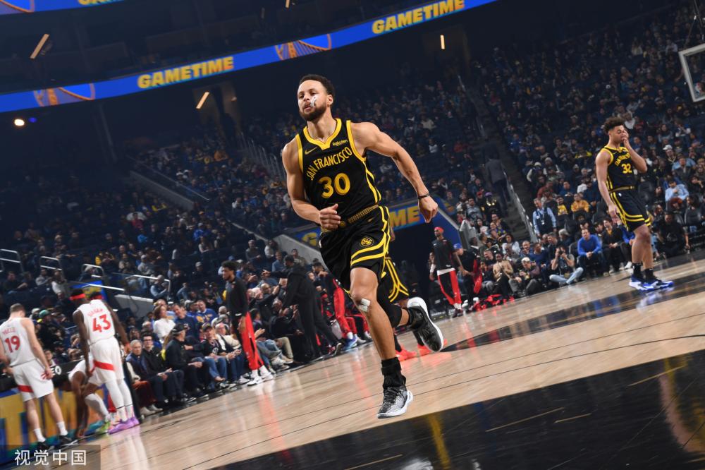 相比之下 相比之下